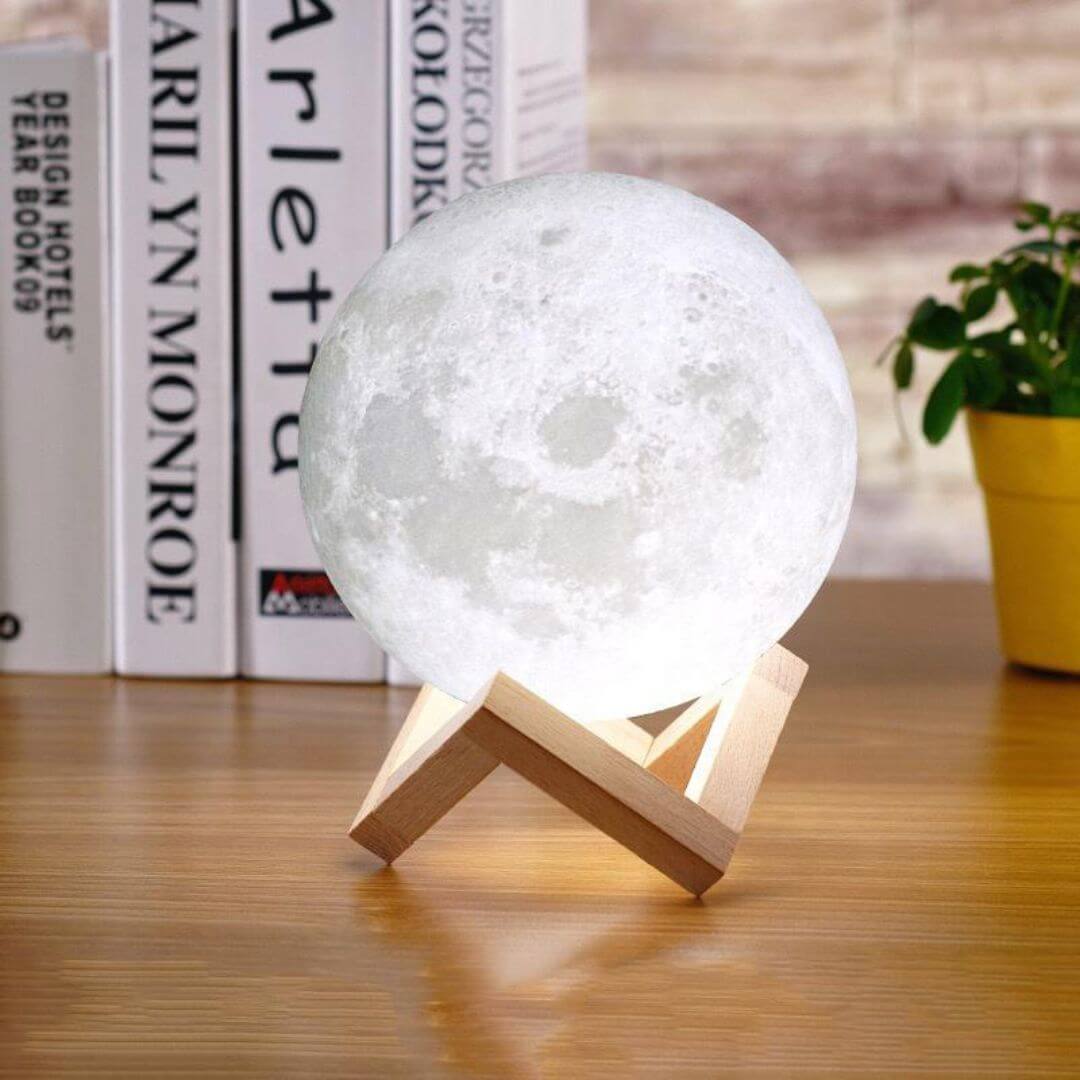 1628073180_Moon-Lamp-07