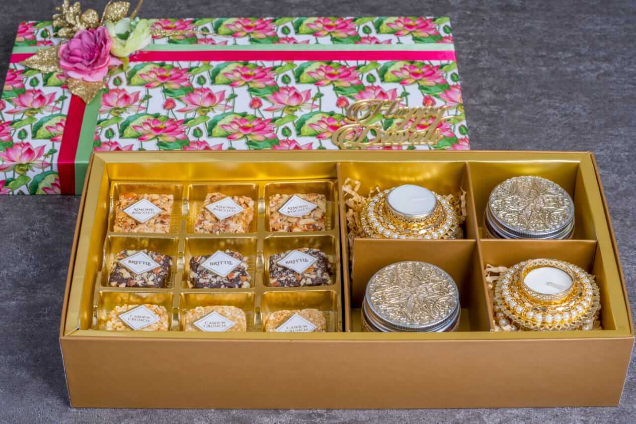 1633438320_Diwali-Gifts-India-16-03