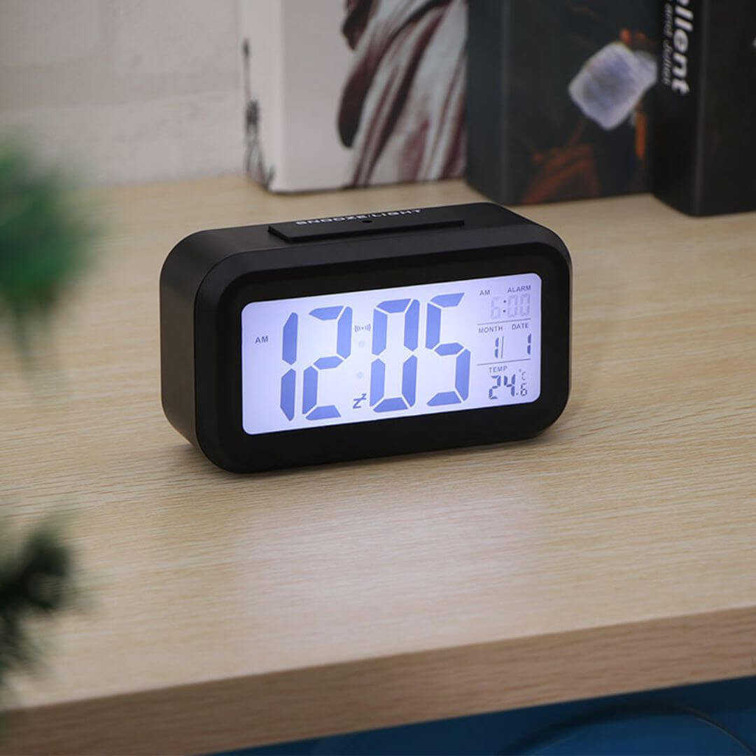 1646118930_Backlight-Digital-LCD-Alarm-Clock-03