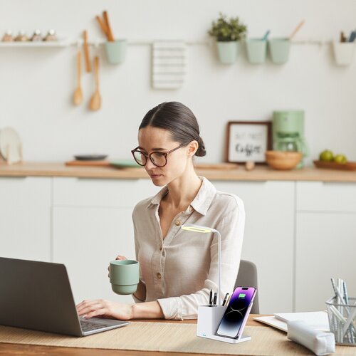 Corporate Gift-LED Lamp with Wireless Charger and Pen Holder Corporate Gift-LED Lamp with Wireless Charger and Pen Holder